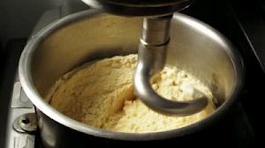 Teigknetanlage (Deutsch) - dough kneading machine (English)